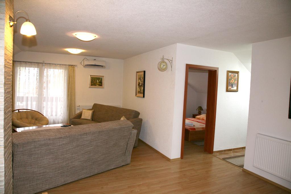 קורניצה Guest House Mijic מראה חיצוני תמונה