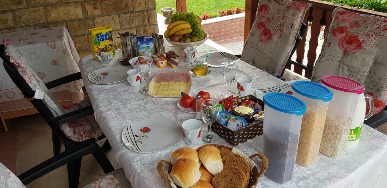 קורניצה Guest House Mijic מראה חיצוני תמונה